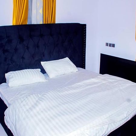 A And T Apartment Ikorodu Εξωτερικό φωτογραφία