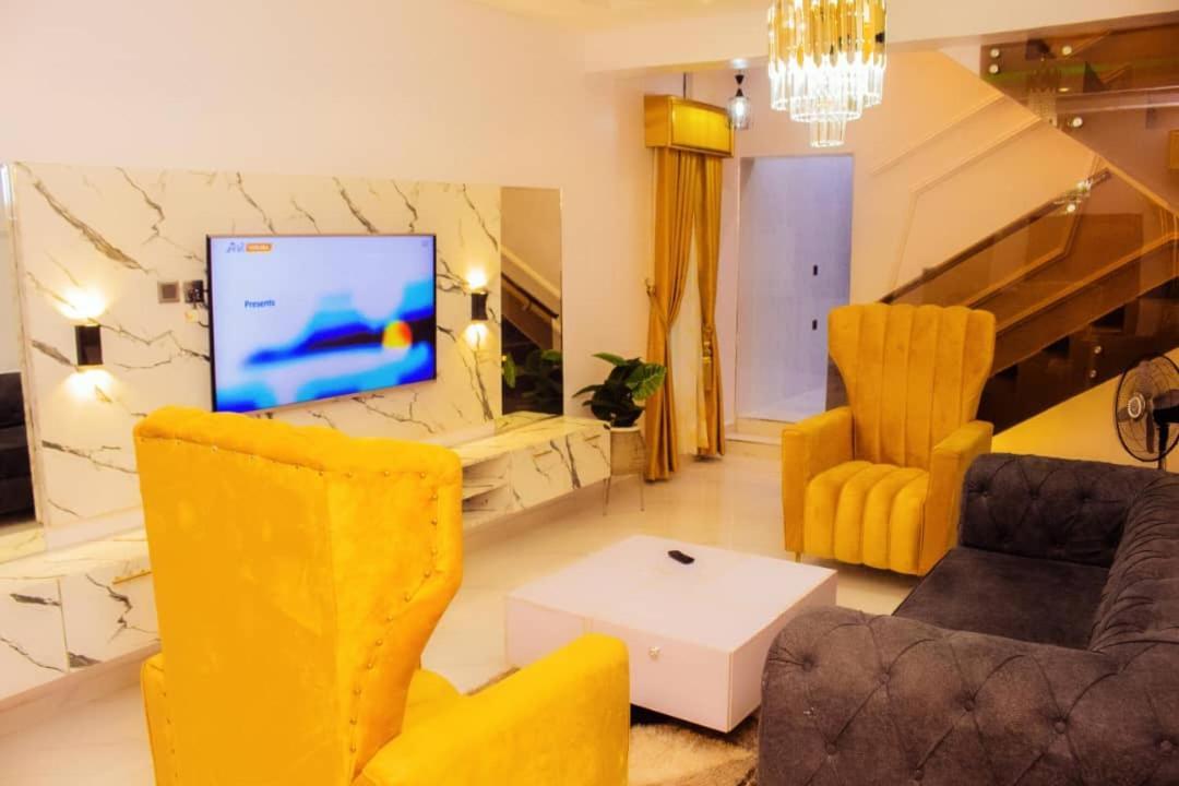 A And T Apartment Ikorodu Εξωτερικό φωτογραφία