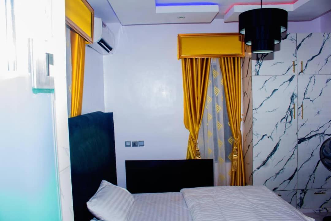 A And T Apartment Ikorodu Εξωτερικό φωτογραφία