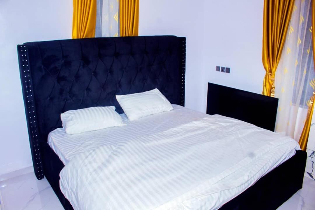 A And T Apartment Ikorodu Εξωτερικό φωτογραφία