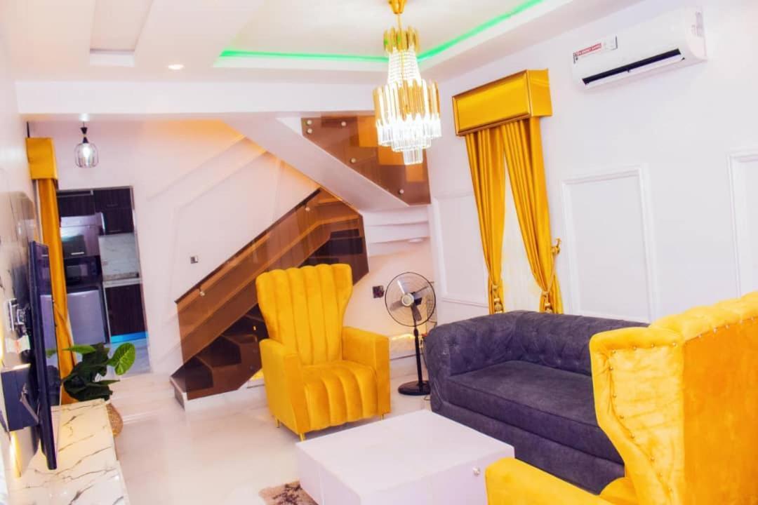 A And T Apartment Ikorodu Εξωτερικό φωτογραφία