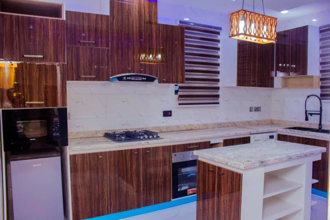 A And T Apartment Ikorodu Εξωτερικό φωτογραφία